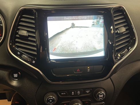 Certified 2022 Jeep Cherokee Limited image 23