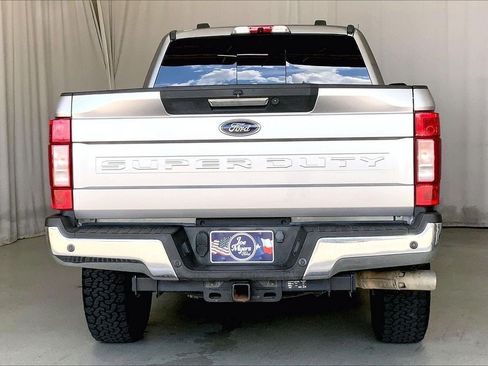 Used 2021 Ford F250 Lariat w/ Lariat Value Package AWD/4WD image 4
