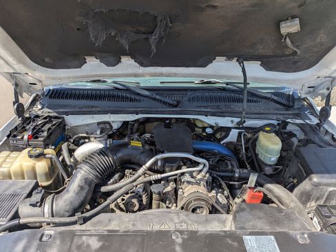 Used 2002 Chevrolet Silverado 2500 LS w/ Off-Road Skid Plate Pkg AWD/4WD image 44
