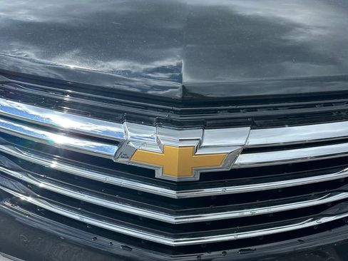 Used 2024 Chevrolet Equinox Premier w/ LPO, Floor Liner Package AWD/4WD image 10