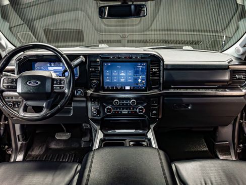 Used 2023 Ford F350 Lariat w/ Lariat Ultimate Package AWD/4WD image 19