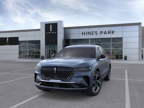 New 2026 Lincoln Nautilus Premier image 2