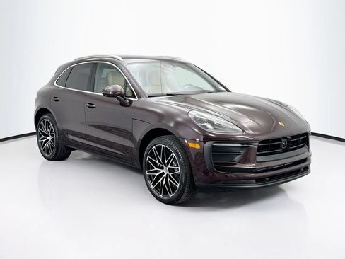 Certified 2026 Porsche Macan AWD/4WD image 9
