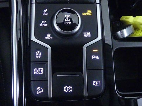 Used 2025 Kia Sorento SX AWD/4WD image 20