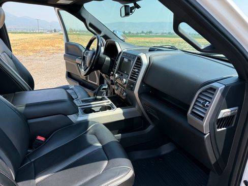 Used 2018 Ford F150 Platinum w/ Equipment Group 701A Luxury AWD/4WD image 40