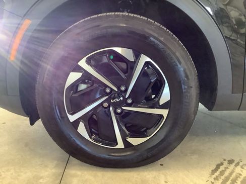 Certified 2023 Kia Sportage LX AWD/4WD image 30