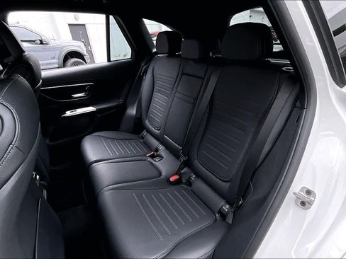 Used 2025 Mercedes-Benz GLC 350e 4MATIC image 20