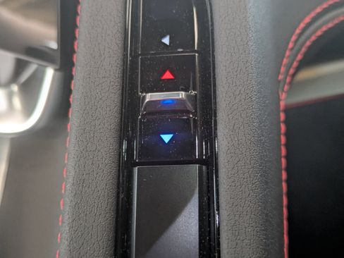 Used 2025 Chevrolet Corvette Stingray Coupe w/ 1LT image 26