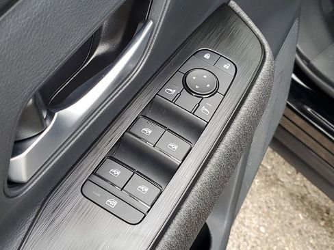 New 2026 Nissan Kicks SV image 9