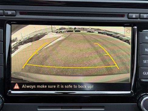 Used 2015 Volkswagen Passat 1.8T SEL Premium image 19