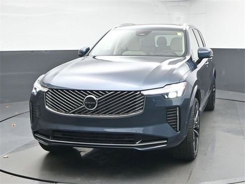 New 2026 Volvo XC90 B6 Ultra image 3