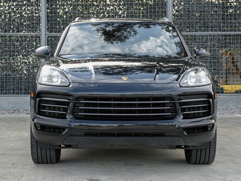 Used 2019 Porsche Cayenne S image 6