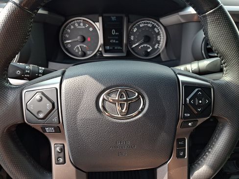 Used 2018 Toyota Tacoma Limited AWD/4WD image 21