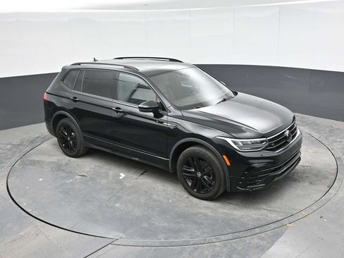 Used 2022 Volkswagen Tiguan SE R-Line AWD/4WD image 41