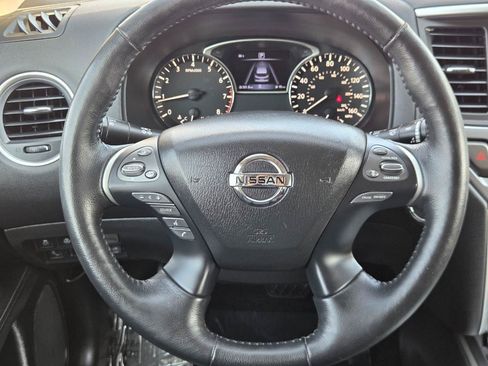 Used 2019 Nissan Pathfinder SL FWD image 26