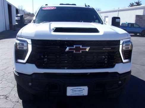Used 2024 Chevrolet Silverado 2500 ZR2 w/ ZR2 Bison Edition image 4