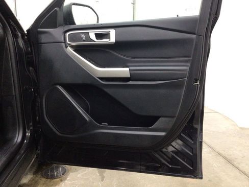Used 2022 Ford Explorer XLT w/ Equipment Group 202A image 35