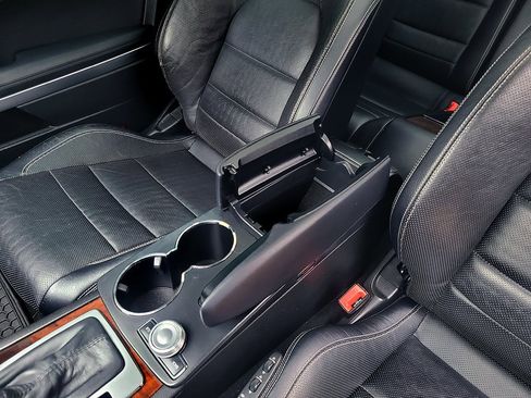 Used 2010 Mercedes-Benz E 550 Coupe image 32