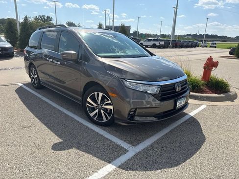 Certified 2021 Honda Odyssey Touring image 2