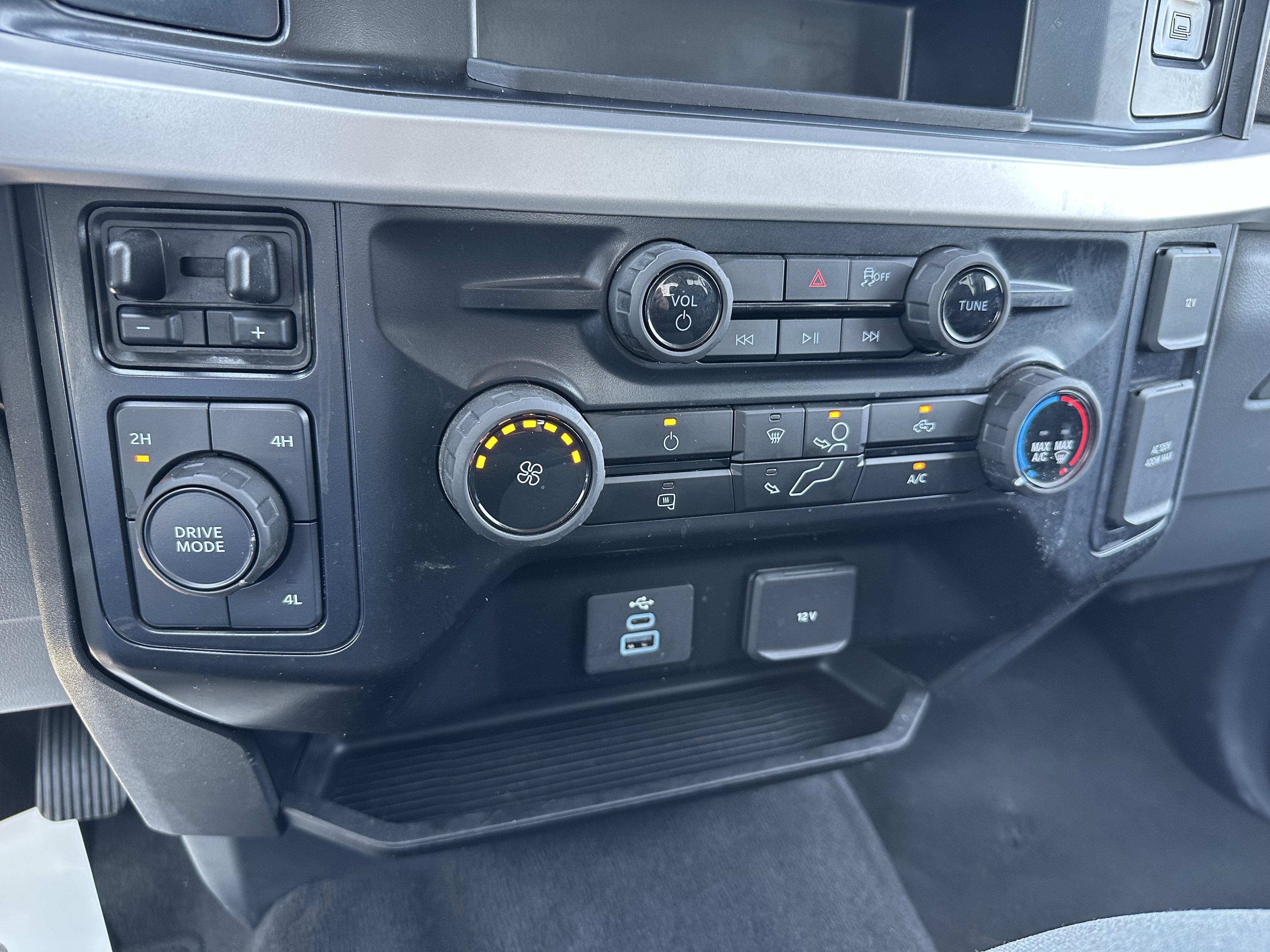 Used 2025 Ford F250 XLT AWD/4WD image 28
