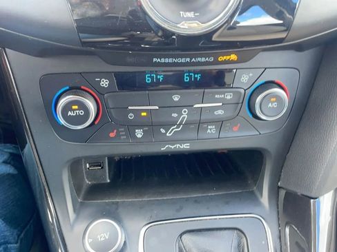 Used 2016 Ford Focus Electric Hatchback FWD image 38