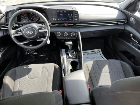 Used 2021 Hyundai Elantra SE w/ Cargo Package FWD image 18