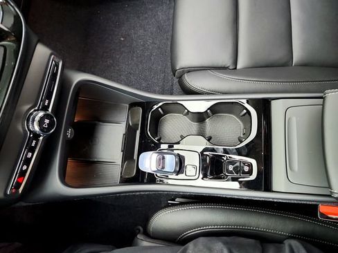 New 2026 Volvo XC40 B5 Plus w/ Climate Package AWD/4WD image 22