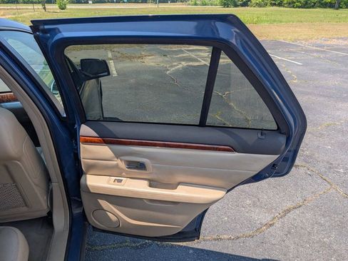 Used 2009 Cadillac SRX AWD w/ Third Row Seating Package image 37
