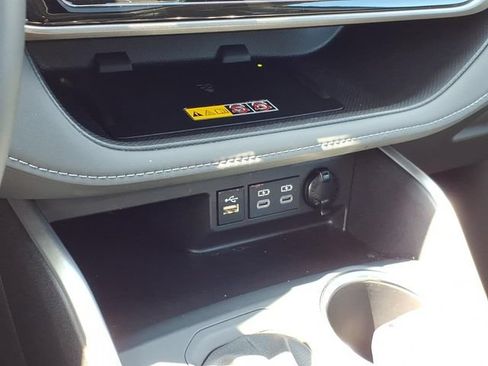Used 2026 Toyota Highlander XLE AWD/4WD image 29