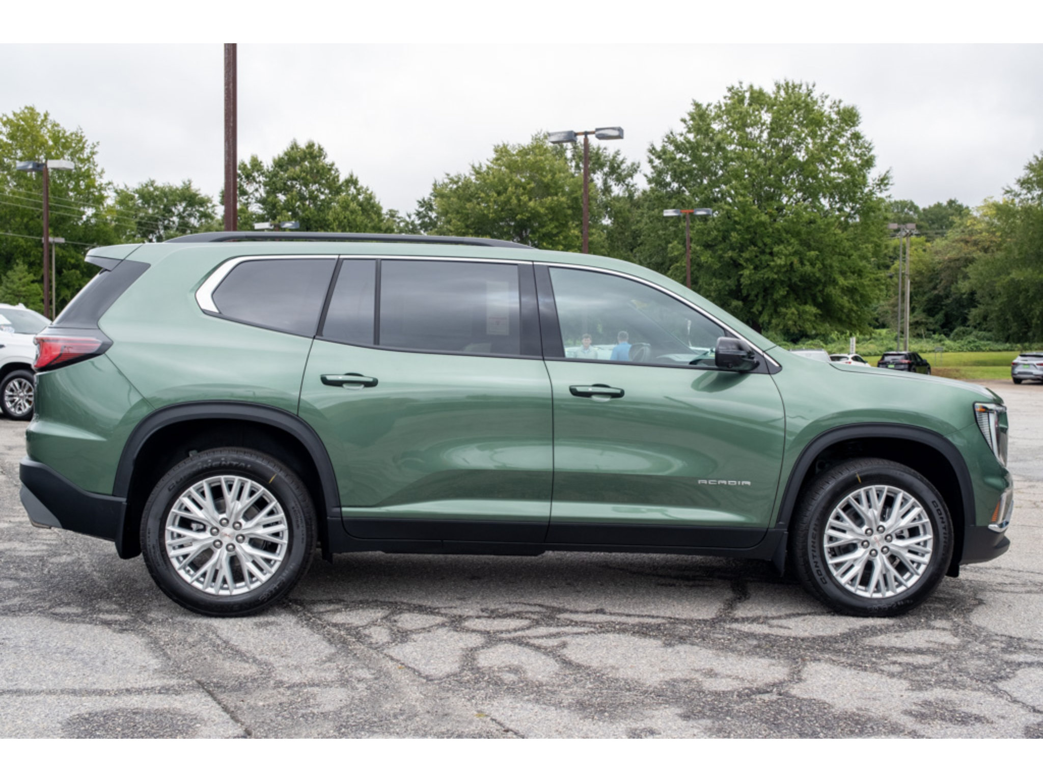 New 2027 GMC Acadia Elevation w/ Elevation Premium Package FWD image 9