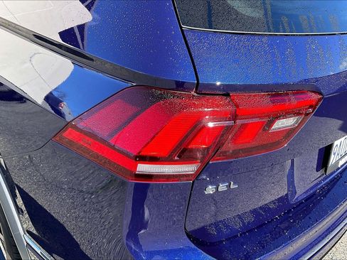 Certified 2022 Volkswagen Tiguan SEL R-Line image 28