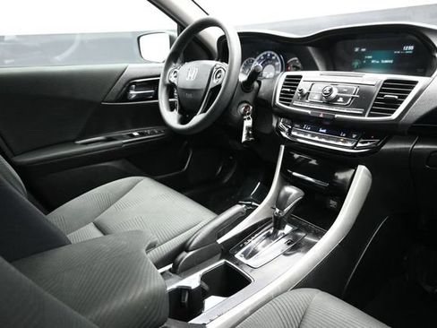 Used 2016 Honda Accord LX image 12