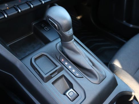 Used 2023 Chevrolet Colorado W/T image 15