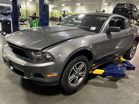 Used 2011 Ford Mustang Premium w/ Comfort Pkg image 8