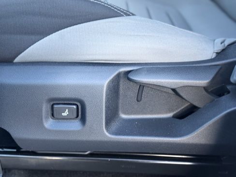 Used 2024 Toyota Tacoma TRD Off-Road image 21