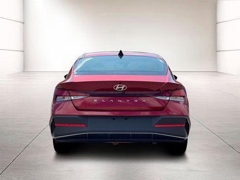 New 2026 Hyundai Elantra SE image 6