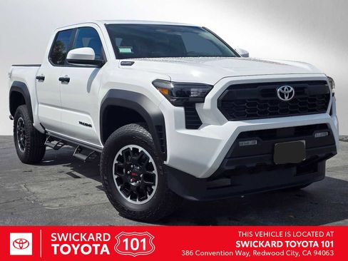 Used 2025 Toyota Tacoma TRD Off-Road image 1
