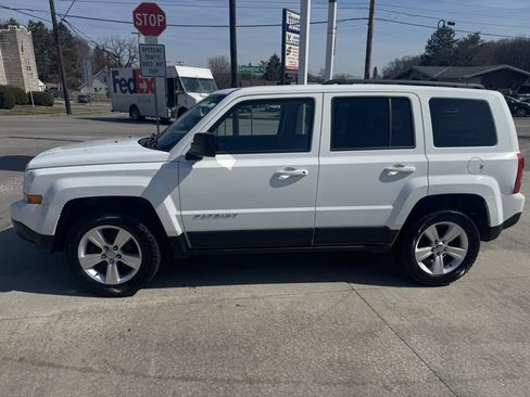 Used 2015 Jeep Patriot Sport w/ Power Value Group AWD/4WD image 2
