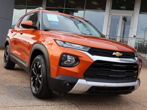 Used 2022 Chevrolet TrailBlazer LT w/ Driver Confidence Package image 7