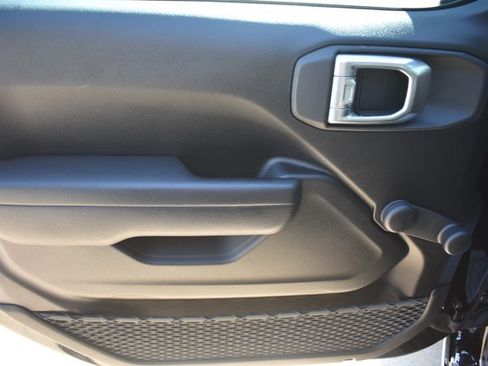 Used 2023 Jeep Wrangler Sport AWD/4WD image 12