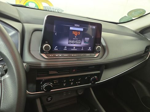 Used 2024 Nissan Rogue S AWD/4WD image 21