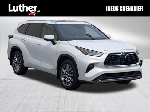 Used 2024 Toyota Highlander Platinum AWD/4WD image 1