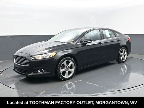 Used 2013 Ford Fusion SE image 2