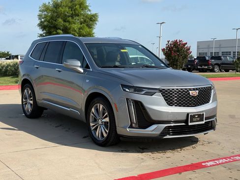Certified 2025 Cadillac XT6 Premium Luxury FWD image 1
