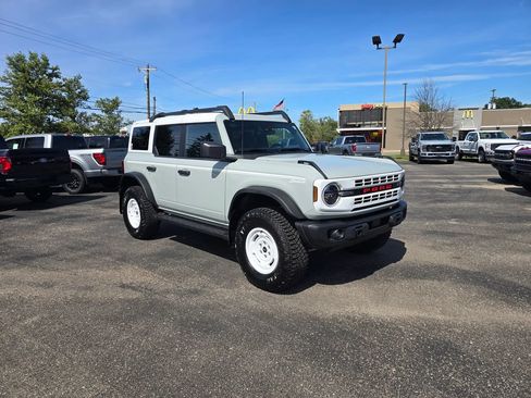 Certified 2023 Ford Bronco Heritage Edition AWD/4WD image 7