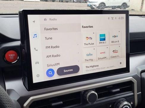 Used 2024 Toyota Tacoma TRD Off-Road image 21