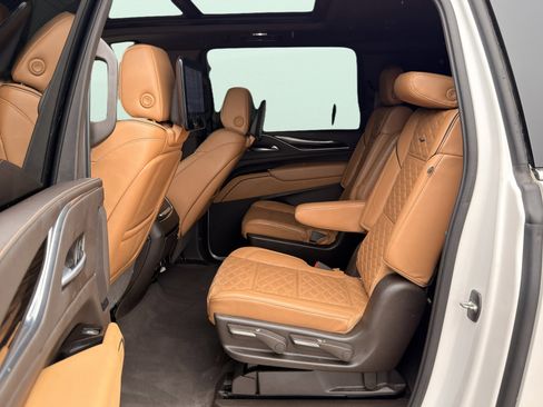 Used 2021 Cadillac Escalade ESV Premium Luxury AWD/4WD image 27