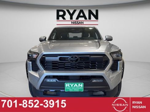 Used 2024 Toyota Tacoma TRD Off-Road w/ TRD Off Road Premium Package image 12