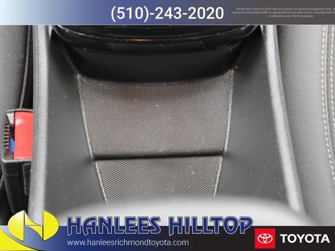 Used 2025 Chevrolet Trax LT w/ LT Convenience Package image 18