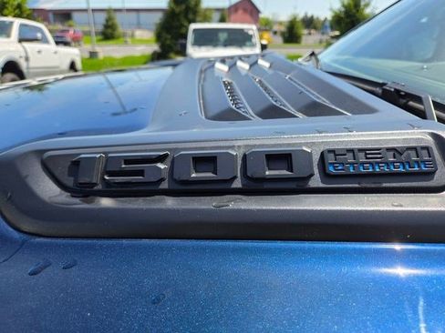 Used 2024 RAM 1500 Laramie AWD/4WD image 21